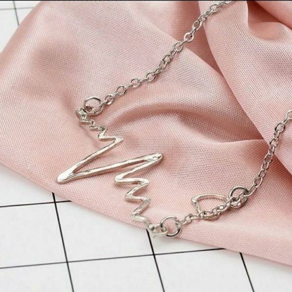 Heartbeat & Love Cardiograph Necklace NEW - Picture 3 of 3